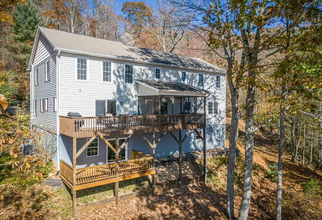 Town Mountain Oasis An Idyllic Retreat Nestled In The Heart Of Breathtaking Mountain Scenery-1